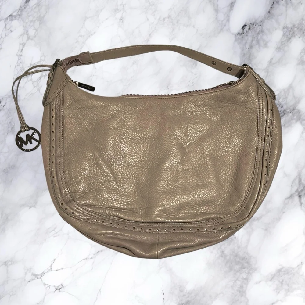 Michael Kors Purse Bag Beige Gray Pebbled Studded Roomy Large Zipper - Picture 1 of 11